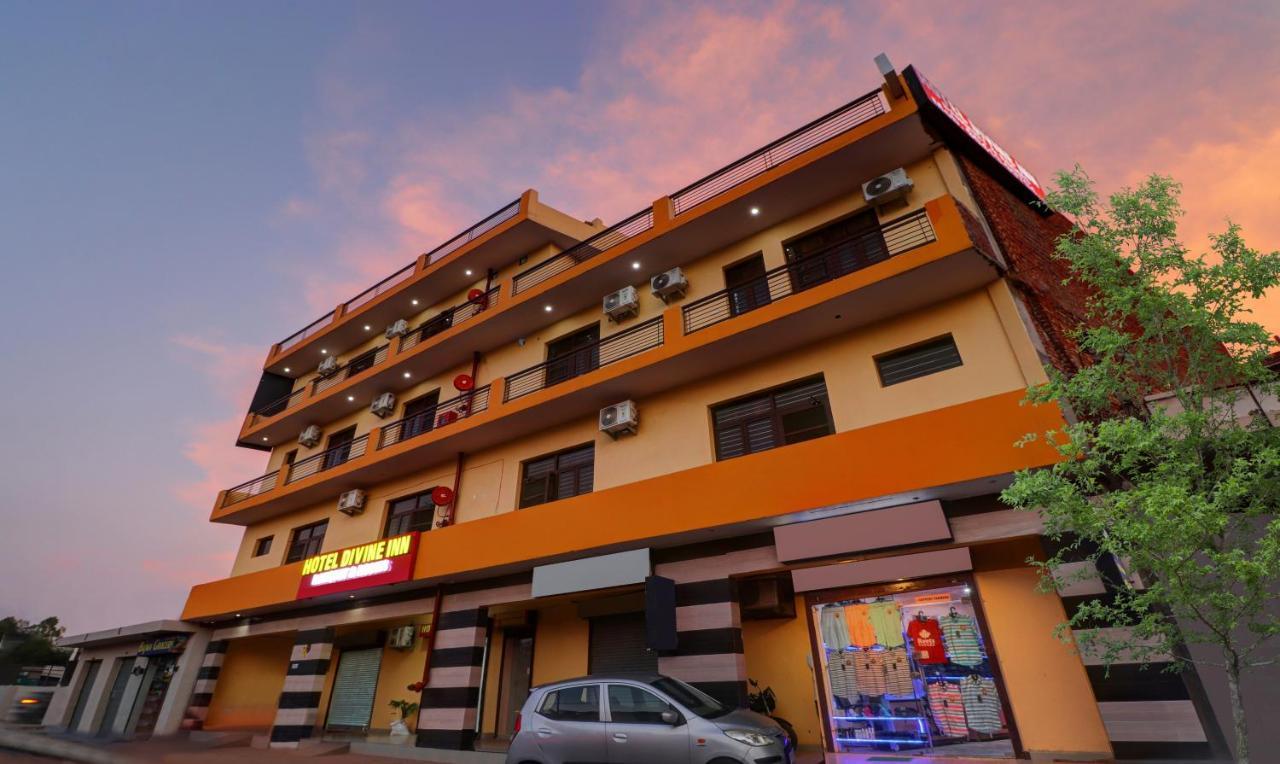 Itsy By Treebo - Divine Inn Chandīgarh المظهر الخارجي الصورة