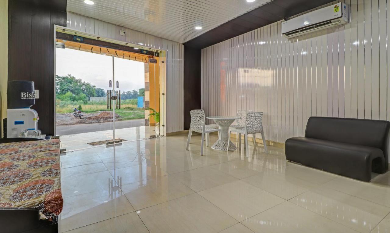 Itsy By Treebo - Divine Inn Chandīgarh المظهر الخارجي الصورة